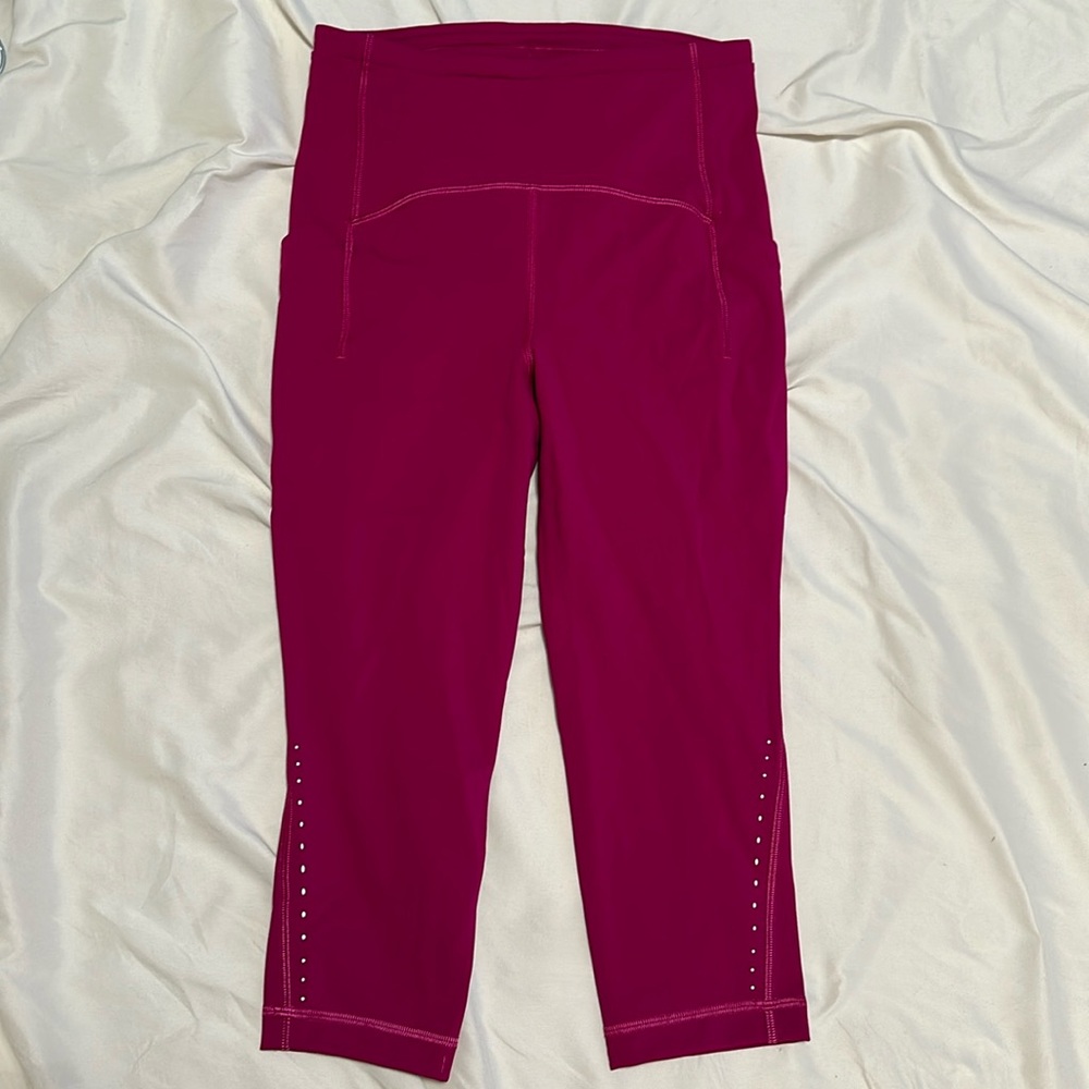 Lululemon Cropped Tights Magenta Size 4